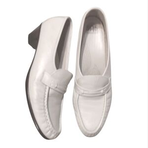 SAS Off-White Leather Heeled Loafer Women's Size 10